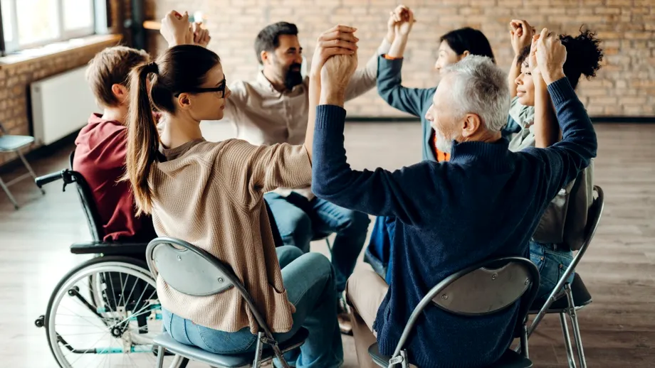 Persoanele cu handicap care nu își plătesc impozitele la stat pot rămâne fără indemnizație