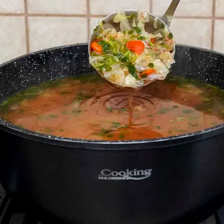 Cu ce să acrești ciorba, dacă ai uitat să cumperi borș sau lămâie. Ingredientul salvator la care nu te-ai fi gândit