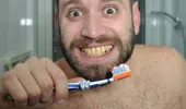 Mituri despre pasta de dinți. Nu trebuie să fie scumpă ca să fie mai eficientă!