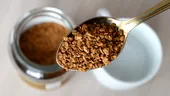 Ingredientul surpriză pe care toți îl pun în cafea pentru slăbit. Ce zice știința?