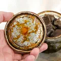 De ce se umflă capacele borcanelor? Când este normal și când poate fi un semn că alimentul nu mai este sigur