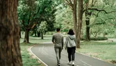 O plimbare de doar 2 minute după masă ajută la controlul glicemiei și ameliorează depresia