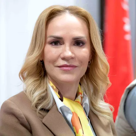 Gabriela Firea, secretul siluetei la 53 de ani! Dieta specială cu care își păstrează greutatea din adolescență