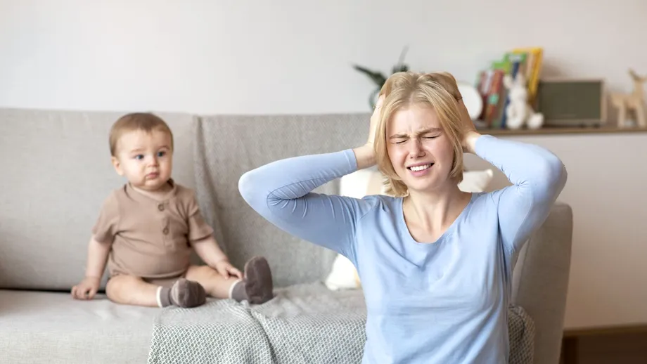 Nașterea unui copil, motiv de bucurie, dar și declanșator al stărilor depresive. 10 semne ale depresiei postnatale