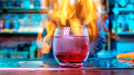 Vacanță de coșmar în Bali! O tânără a orbit după ce a consumat un cocktail periculos