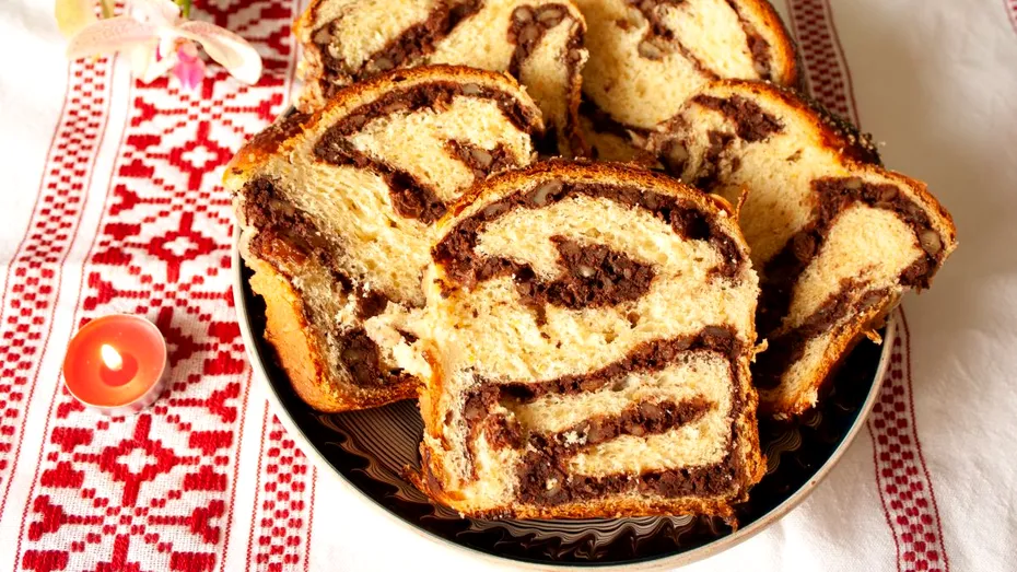 Câte calorii are o felie de cozonac de casă