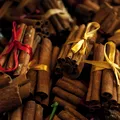 Scorțișoara, noul „aliat” al grădinarilor. Cum ajută acest condiment sănătatea plantelor