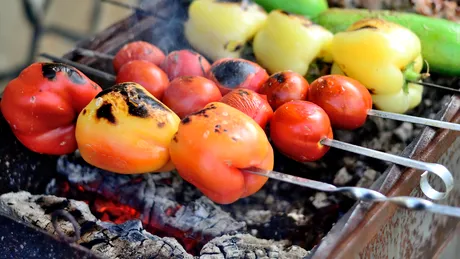 10 fructe și legume care pot fi preparate la grătar - delicioase și sănătoase!