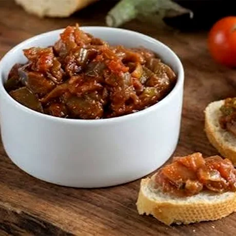 Cum fac brazilienii zacuscă. Rețeta de „Caponata de Berinjela”, pas cu pas