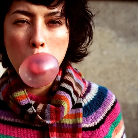 Ajută sau nu guma de mestecat la slăbit? Ce spun experții despre controlul apetitului