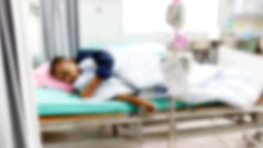 Caz șocant într-un spital din Satu Mare. Un bărbat a ajuns pe mâna unui medic ginecolog și a fost cusut cu o bucată de lemn în obraz