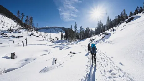 4 reguli de bază care te ajută să previi accidentările în timpul practicării sporturilor de iarnă