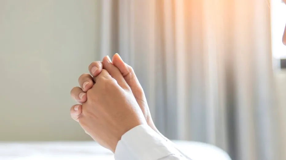 Rugăciunea pe care să o rostești la prima oră a dimineții! Îți aduce noroc întreaga zi