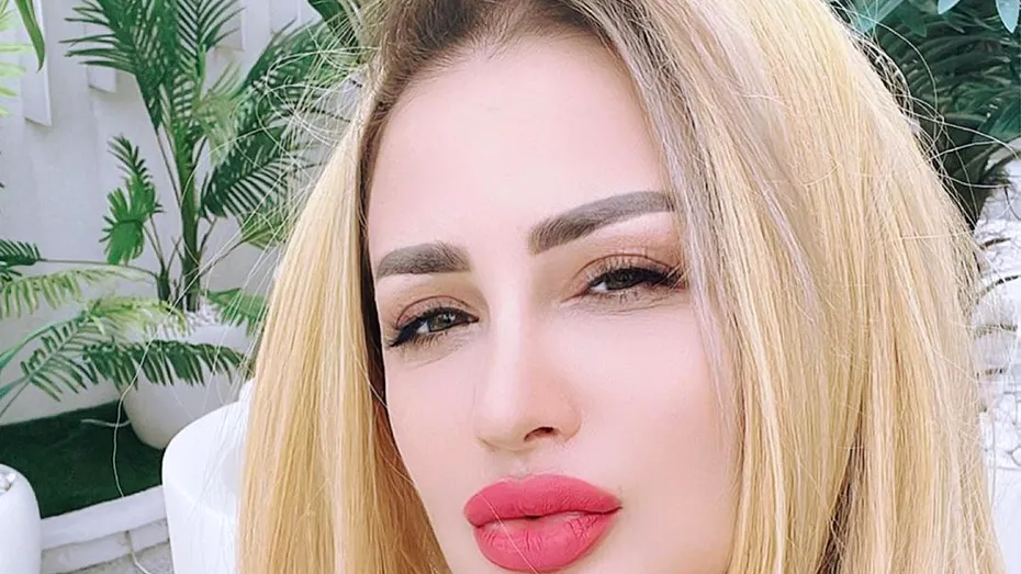 Julia Chelaru a avut parte de o schimbare radicală: „Mi-am dorit foarte mult o procedură subtilă dar care să aducă o diferenţă“