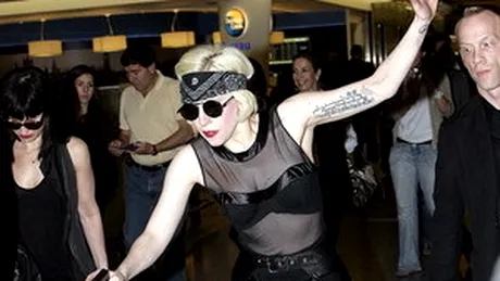 Era de asteptat: Lady Gaga a cazut de pe platformele uriase!