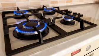 Lovitură pentru români de la 31 martie: dispare plafonarea la gaze. Ce se va întâmpla cu facturile?