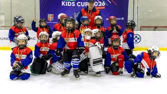 400 de copii, 32 de echipe și două zile de hochei la Kids Cup 2026. Micii sportivi au făcut spectacol pe gheața Patinoarului Allianz-Țiriac Arena, la cea de-a doua ediție a turneului de hochei organizat de Fundația Țiriac, dedicat echipelor U7, U9 și U11
