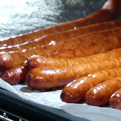 Ouă cu Cârnați Grătărescu Cris-Tim și legume