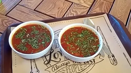 Cât a plătit un turist pentru 2 ciorbe de văcuță, la 