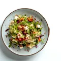 Salata de vară cu telemea! Rețeta simplă, gata în doar câteva minute