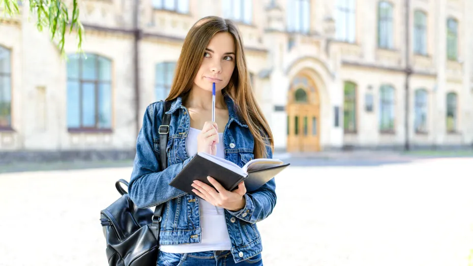 Un zâmbet „forțat” te poate face mai fericit? Trucul simplu care îți poate schimba starea de spirit