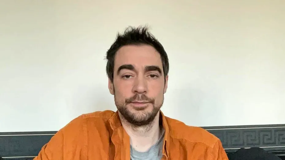 Arnaud Denis a murit la 43 de ani după ce a ales să fie eutanasiat! Actorul suferea de probleme grave de sănătate după o operație