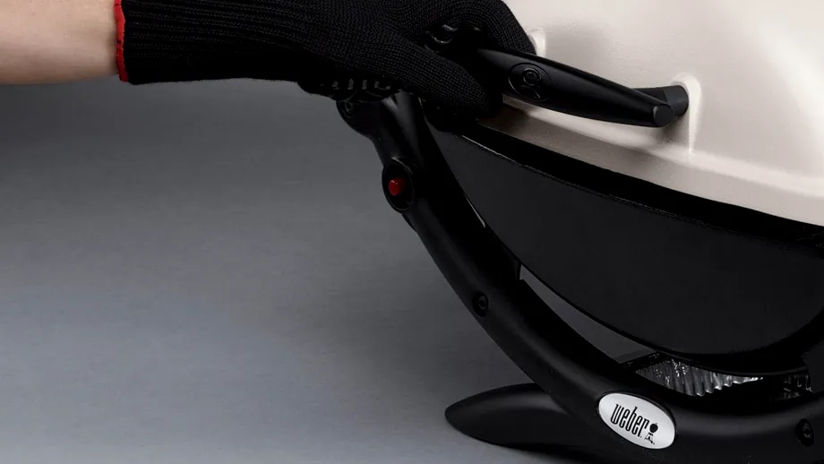 Câteva modalități simple pentru curățarea ecologică a grătarului de acasă (P)