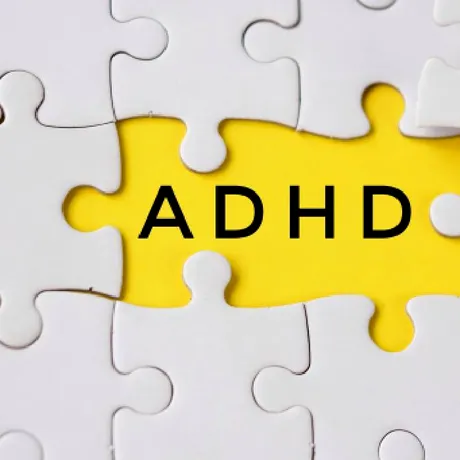 ADHD la femei: de ce este diagnosticat atât de târziu și cum poate arăta în realitate
