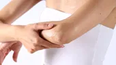 (P) Piele aspră pe brațe și picioare? 5 obiceiuri care contribuie la uscarea pielii