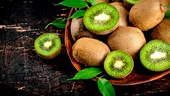De ce să nu arunci coaja de kiwi. Ascunde avantaje surprinzătoare pentru sănătate