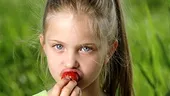 Copilul tău preferă dulciurile în loc de fructe şi legume? Află de ce!