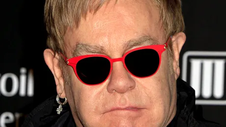 Elton John se însoară!