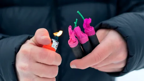 Un copil de 7 ani a rămas fără un ochi din cauza unei petarde. Medic: Avea o bucată de metal de 8-10 milimetri în interior