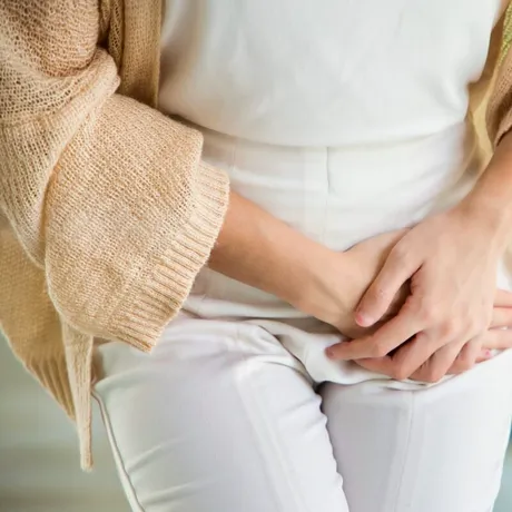 Infecțiile urinare după menopauză. De ce apar mai des și când pot deveni periculoase