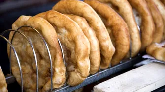 Scovergi de post rumene și pufoase, la fel cum le făcea bunica! Nu se prepară nici greu