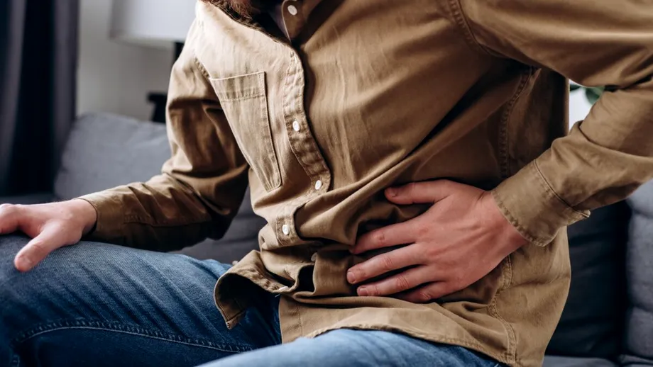 De ce mă simt mereu BALONAT? Când este balonarea un semn de ALARMĂ