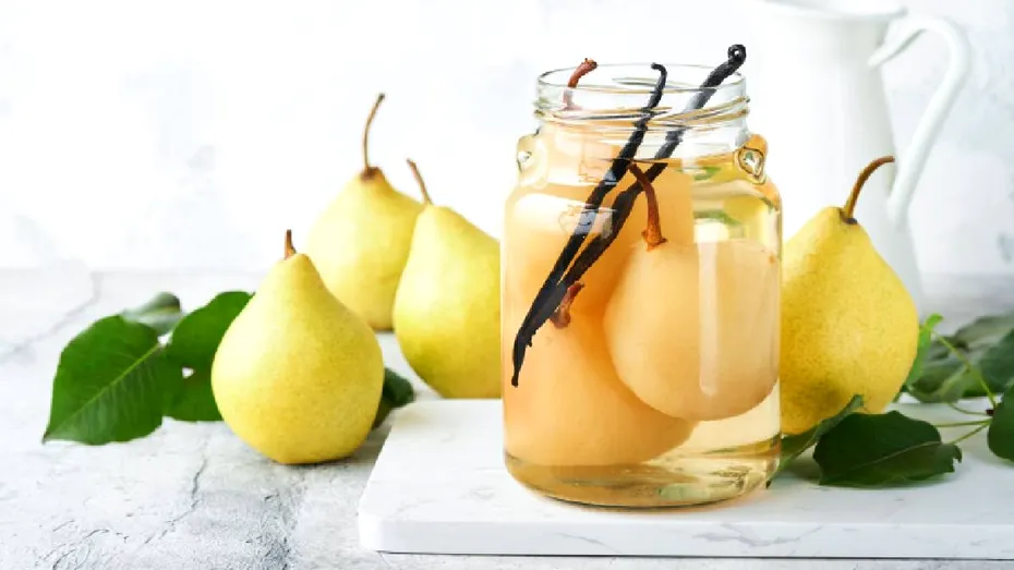 Compot de prune, piersici sau pere. Cum îl prepari și cât rezistă?