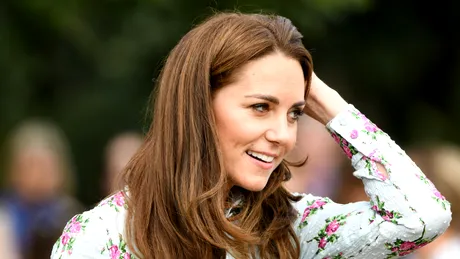 Kate Middleton, apariţie surprinzătoare într-o rochie de 13 dolari. Cum arată ducesa de Cambridge