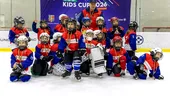 400 de copii, 32 de echipe și două zile de hochei la Kids Cup 2026. Micii sportivi au făcut spectacol pe gheața Patinoarului Allianz-Țiriac Arena, la cea de-a doua ediție a turneului de hochei organizat de Fundația Țiriac, dedicat echipelor U7, U9 și U11