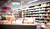 Ce fac magazinele cu alimentele rămase în supermarketuri Paște? Puțini români știu asta