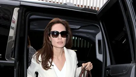 Angelina Jolie a scăpat ca prin minune dintr-un accident auto!