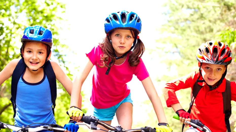 Role sau bicicletă? Feriţi copiii de accidentări!