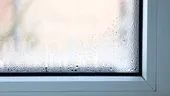 Cum să previi și să elimini rapid condensul de pe geamurile de termopan