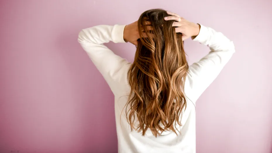 Subțierea și căderea părului: 6 cauze principale