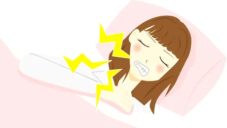 12 semne că-ți scrâșnești dinții în somn