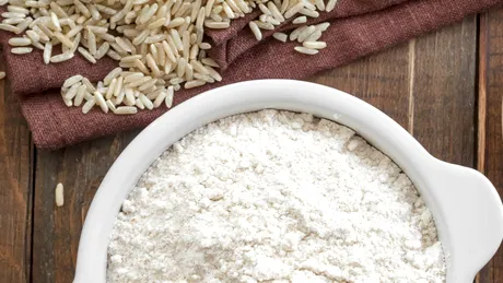 Făina de orez și beneficiile sale uimitoare in tratamentele de înfrumusețare