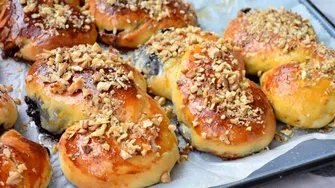 REȚETĂ VIDEO: Mucenici rapizi și gustoși gătiți de food-bloggerul Simona Trușcă