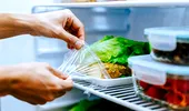6 alimente pe care nu ar trebui să le învelești în folie alimentară. Se strică mai repede