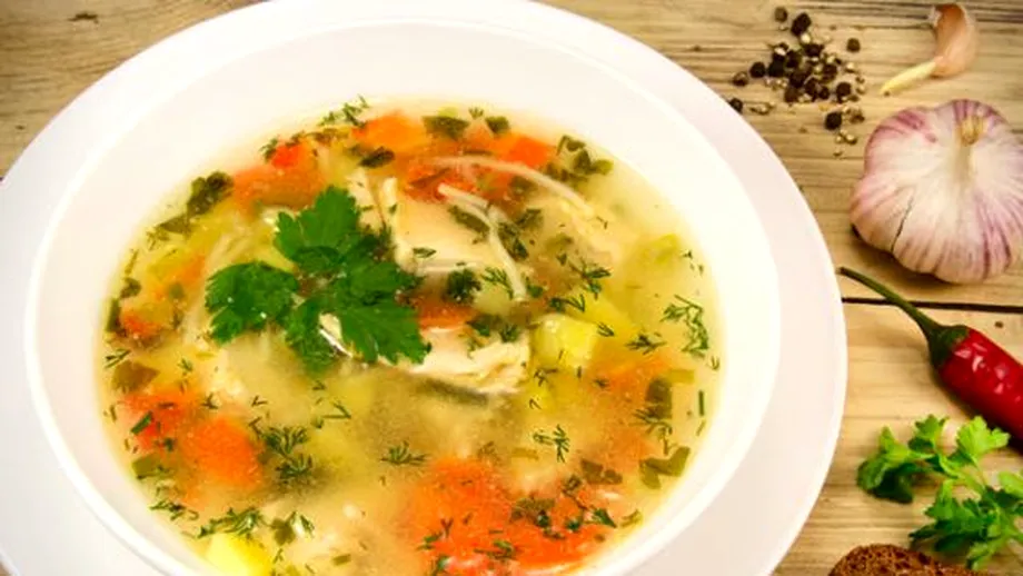 Supă de pui cu tăiței de casă. Rețetă tradițională, gustoasă și ușor de făcut