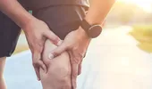 Exerciții pe care să le faci acasă pentru a scăpa de durerea de genunchi